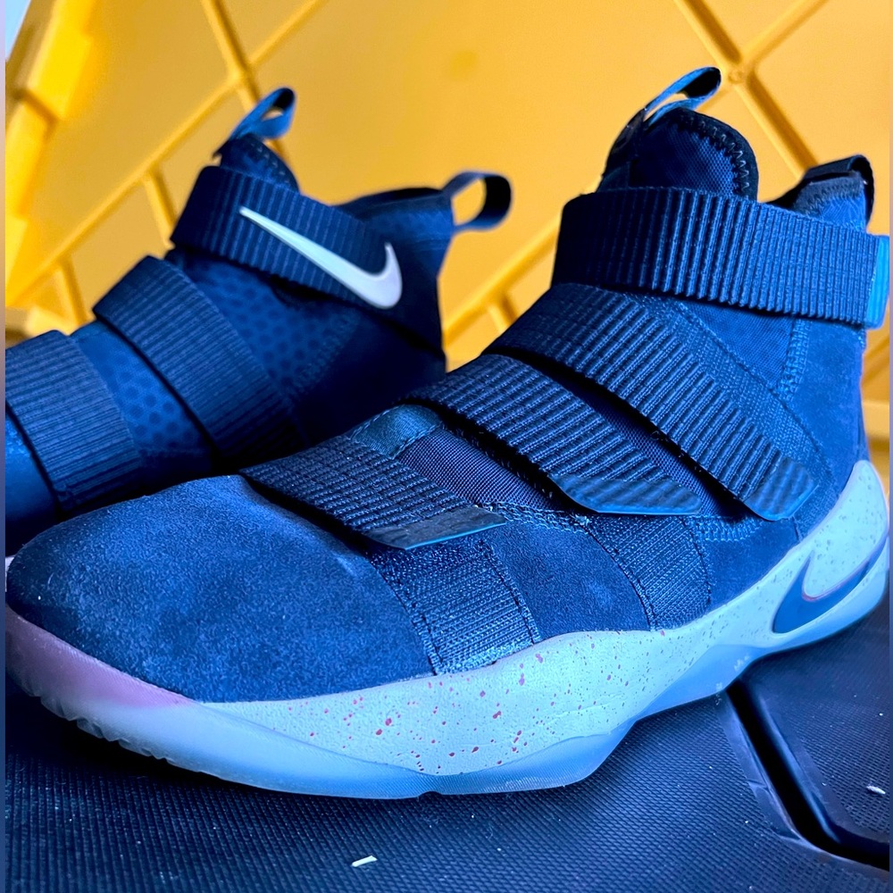 Nike Lebron Soldier 11